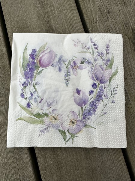 Servetter med hjärta av blommor och tulpaner 