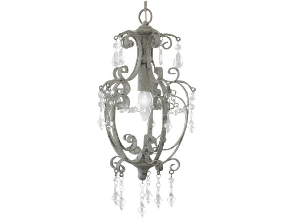 Vacker och annorlunda kristall lampa/krona i tuff och romantisk stil. Designad i en rå cabby stil med lantliga inslag. Cream vit