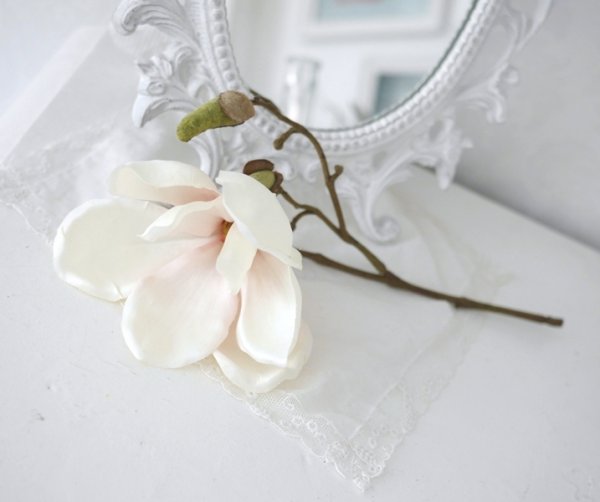 Stor rosa pion gren/kvist med blommor, knopp och blad. Stor fyllig modell välarbetad och verklighetstrogen konstblomma. Vacker