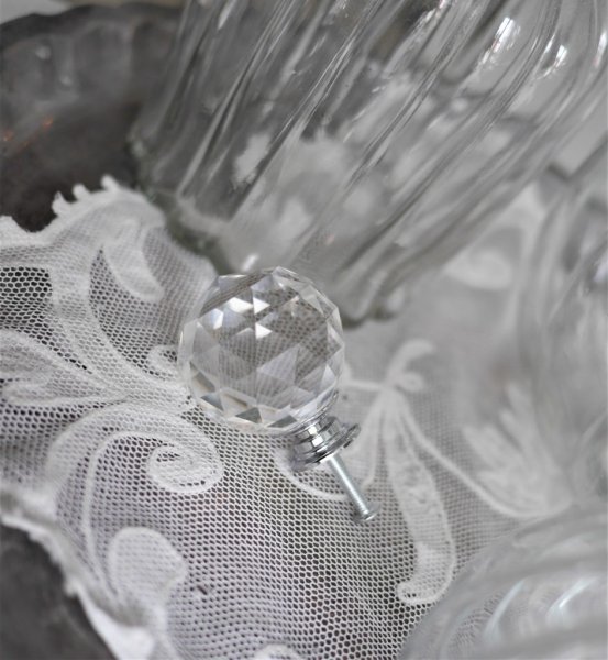Diamantknopp i glas rund med silverkrage