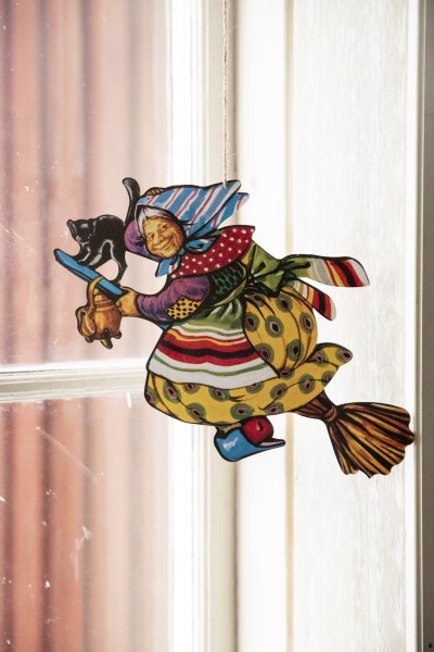 Påskkärring att hänga och dekorera med