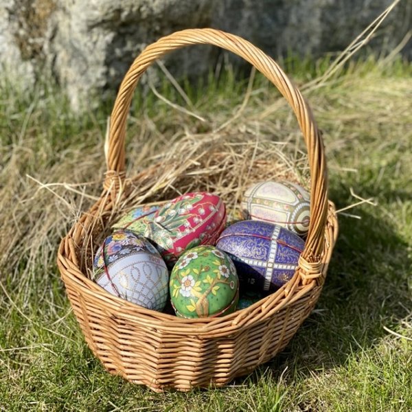 Ägg Fabergé ägg påskägg i plåt med barock motiv 