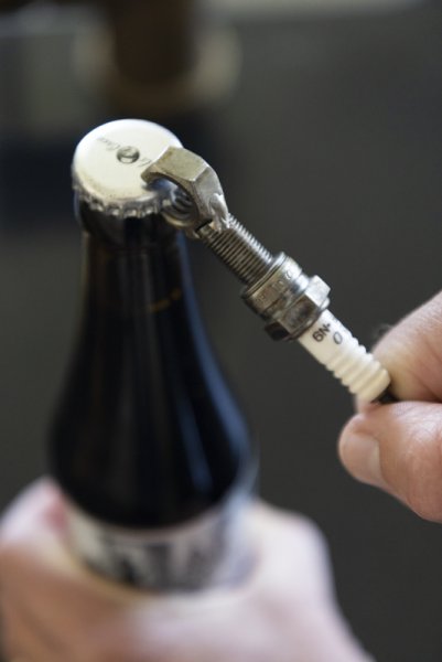 Kapsylöppnare tändstift återvinning verkstad