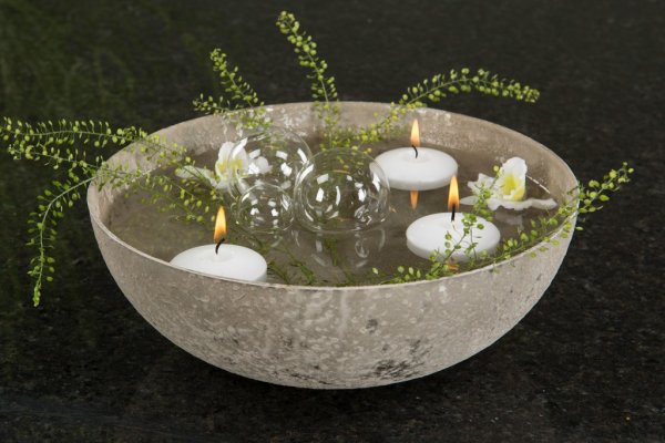 Vitt flytljus att ha i ett vattenbad eller liknande. Passar inte till våra flytkoppar i glas. Mäter 5*2,5cm Säljes per styck e