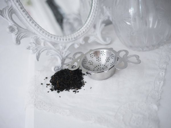 Tesil med fat och hjärtan