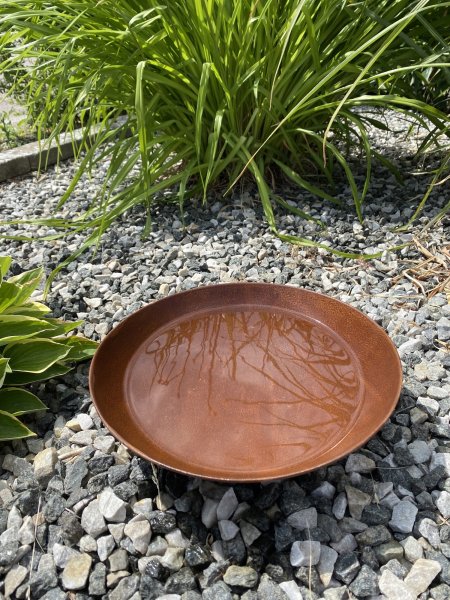 Rost skål / fat på kulfötter 