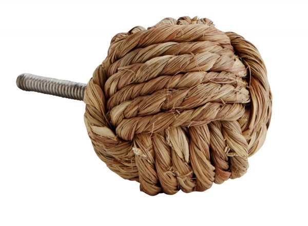 Natur knopp i marin stil med virat jutesnöre i omlott runt knoppens huvud. Från Madam Stoltz Längd: ca 7cm Bredd: ca 4cm