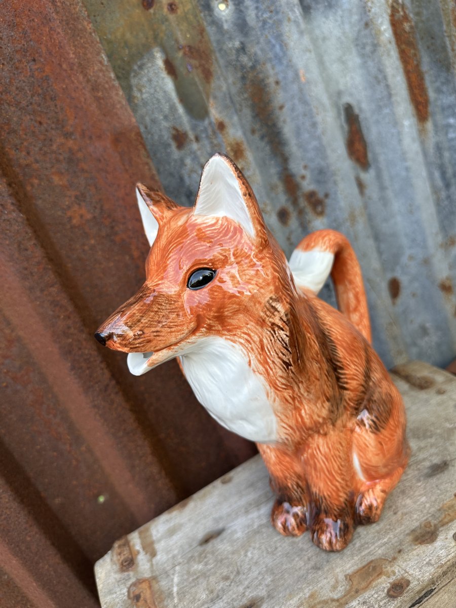 Räv kanna / vas i räv design